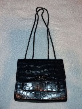 Women's Black Croc-Embossed Chain Shoulder Bag